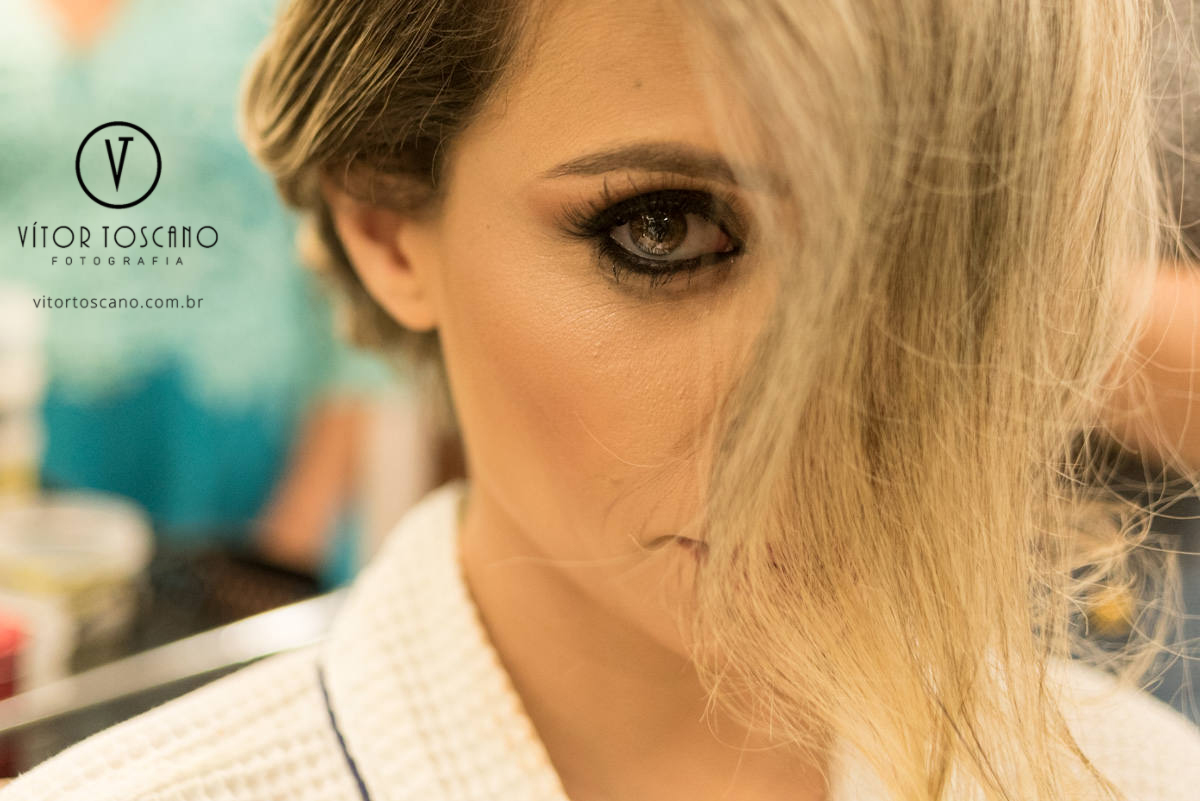 Detalhe do olho da noiva no casamento de Tanísia e Felipe, em Natal-RN.