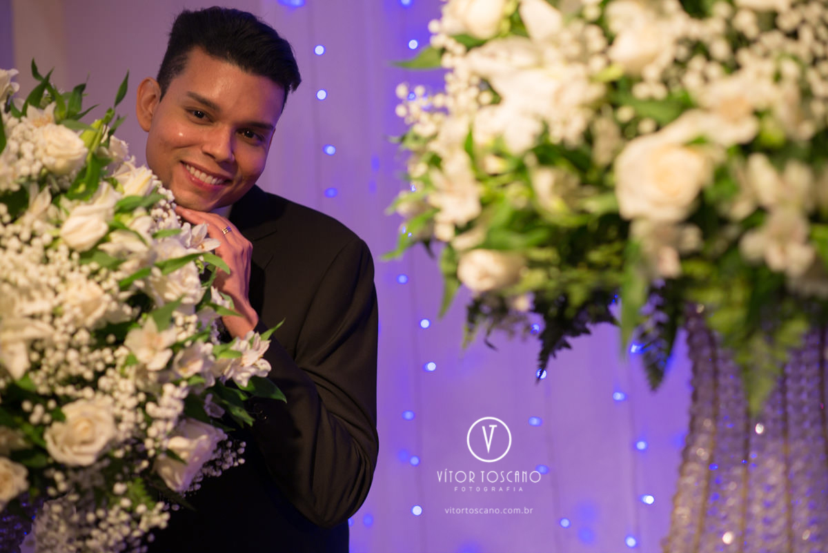 Noivo com carinha no casamento de Tanísia e Felipe, em Natal-RN.