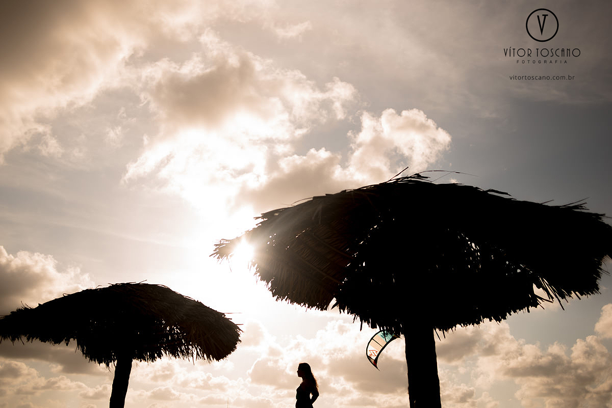 Silhueta no ensaio de 15 anos de Marina em Barra de Cunhau - RN.