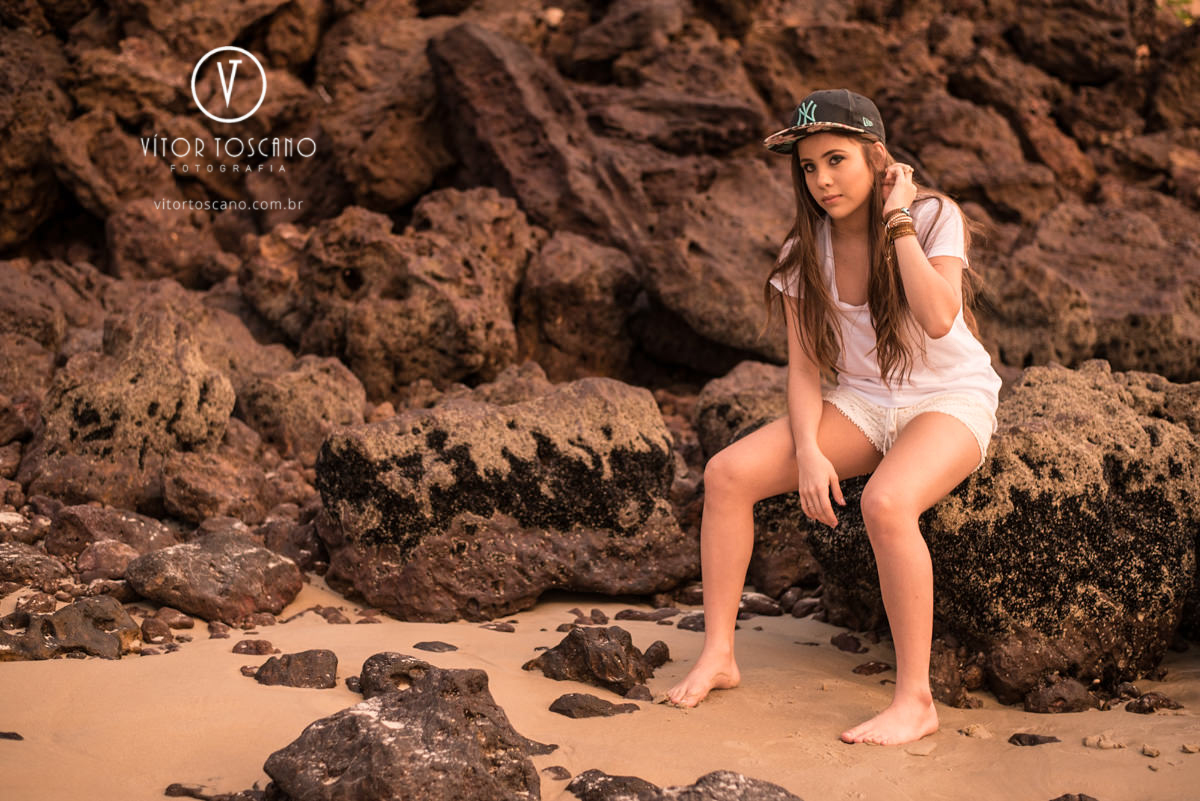 Estilo da debutante no ensaio de debutante de Fernanda Araujo no Nuh Café e Boutique dos Pães, em Natal-RN.