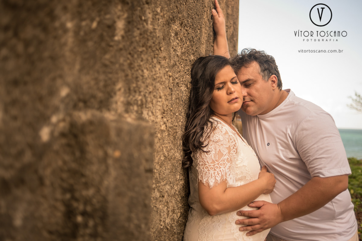 Casal namorando no ensaio de gestante de jane, em natal-rn.