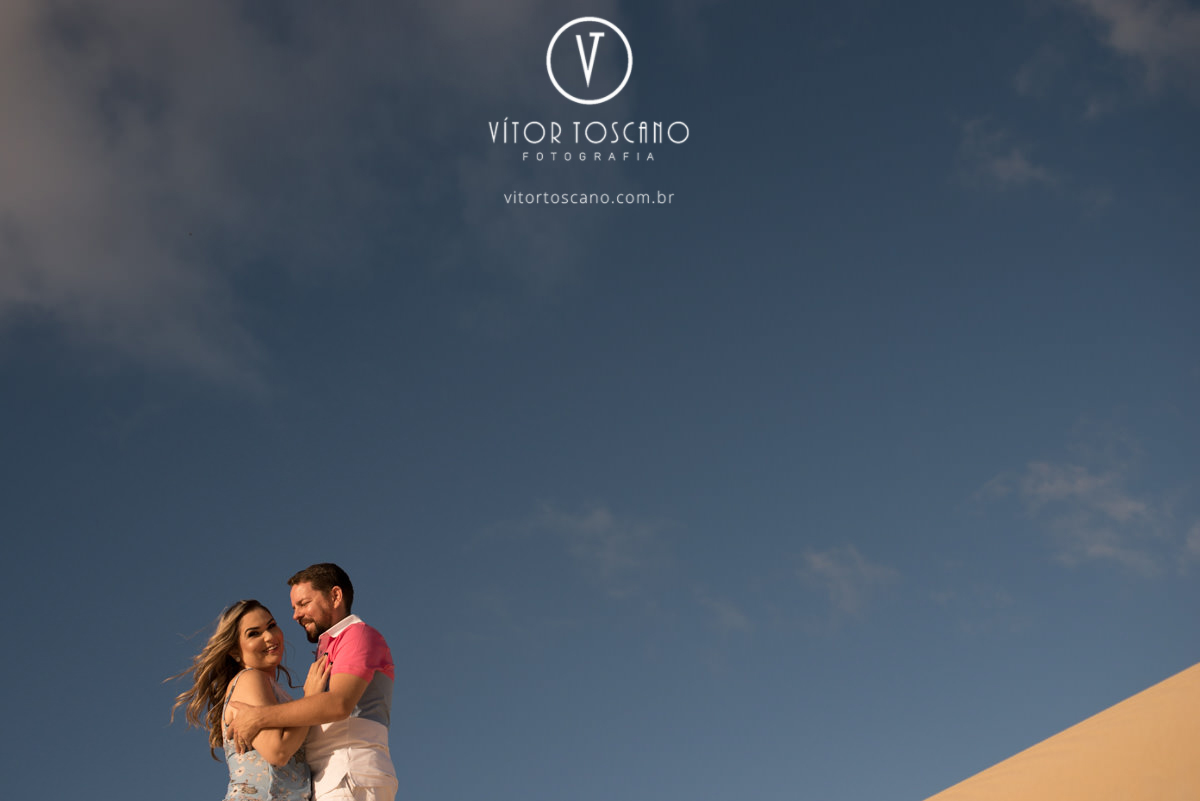 Casal namorando  no ensaio de casal de priscila e eudes, em muriu-rn.