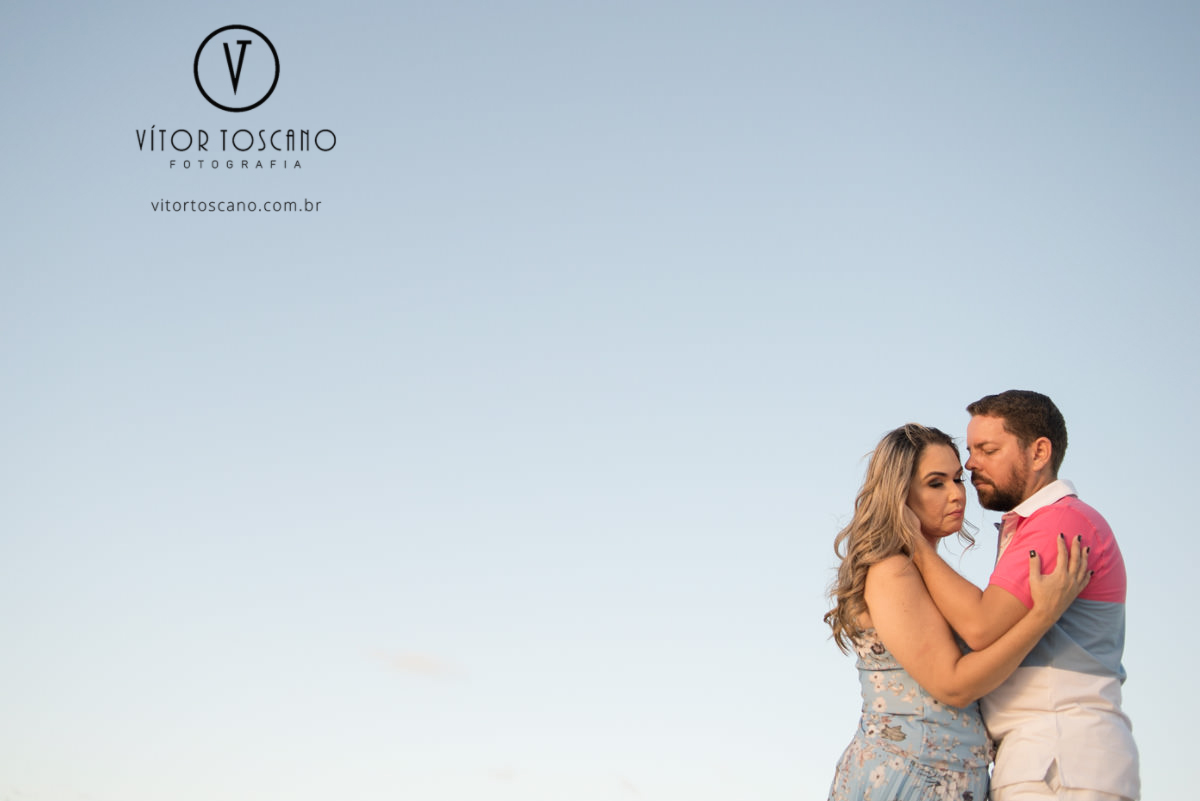 Casal e o ceu  no ensaio de casal de priscila e eudes, em muriu-rn.