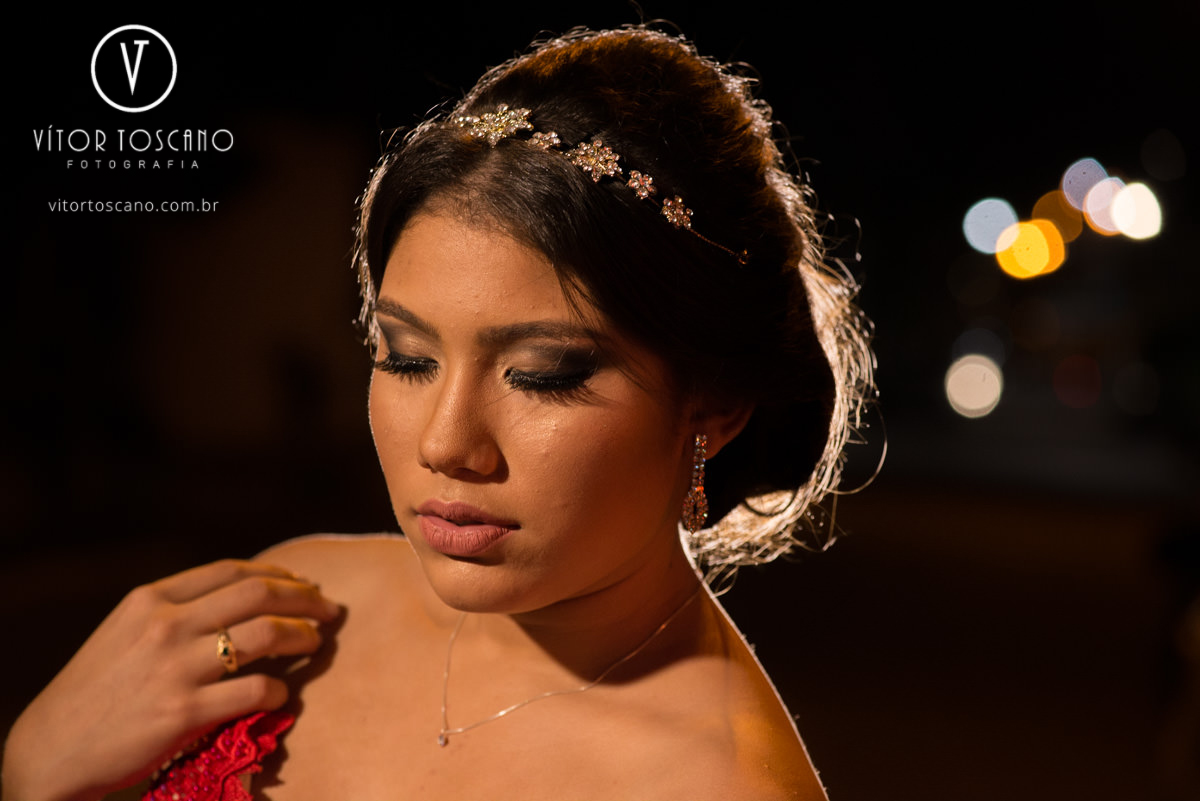 Debutante no contra luz na festa de 15 anos de Marina Mendes, em Natal-RN.