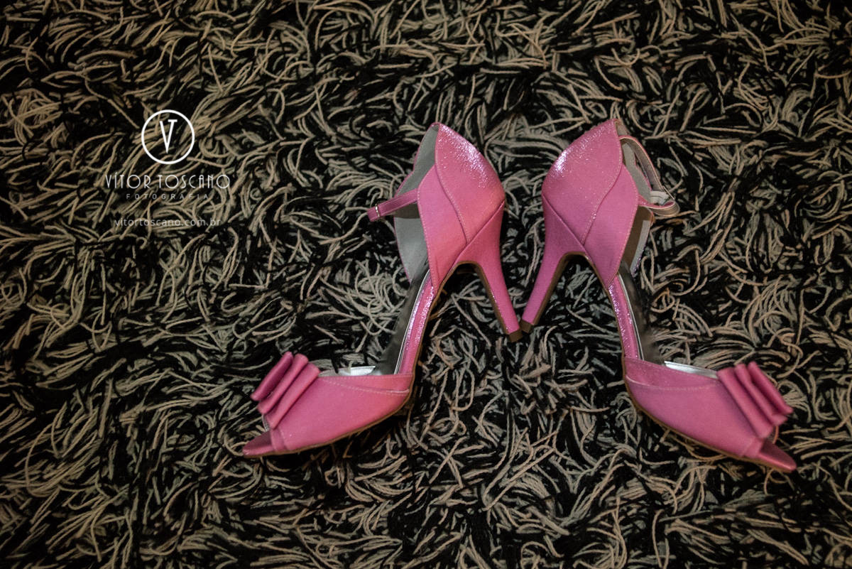 Sapatos da noiva no making off do casamento de Marilia e Jornandis, em Natal-RN.