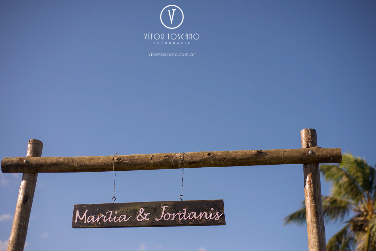 Placa dos noivos no casamento de Marilia e Jornandis, em Natal-RN.