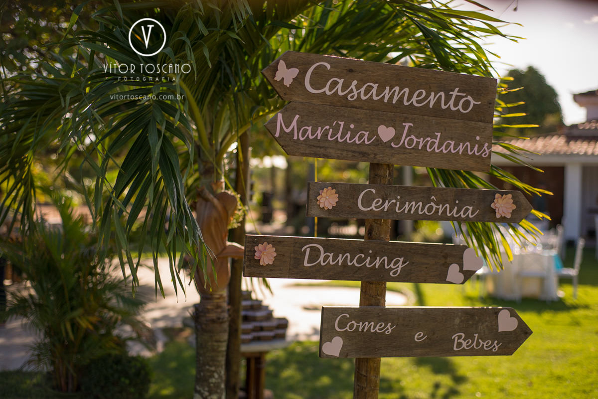 Placas no casamento de Marilia e Jornandis, em Natal-RN.