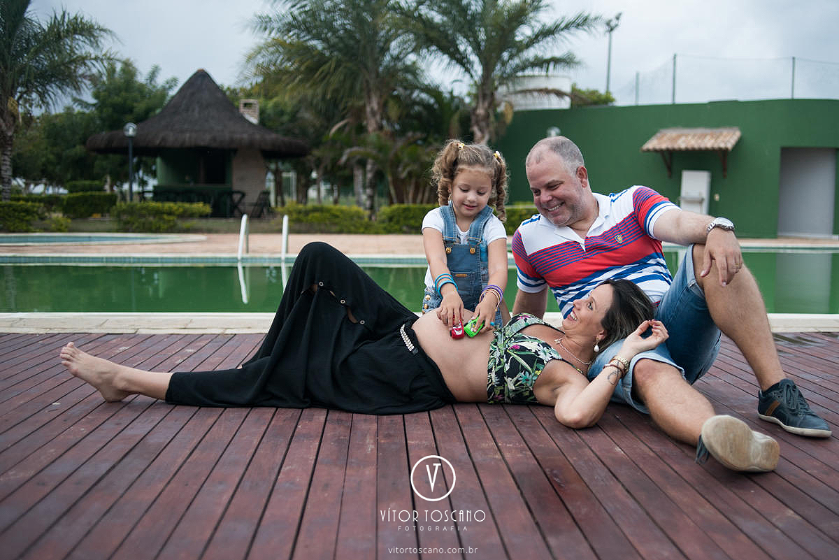 Gestante Bruna na fazenda real, no ensaio fotográfico de gestante.