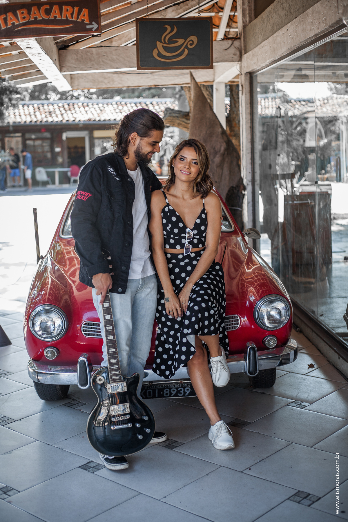 Ensaio Fotográfico Pré Wedding na Rua das Pedras em Búzios na Região dos Lagos no Rio de Janeiro