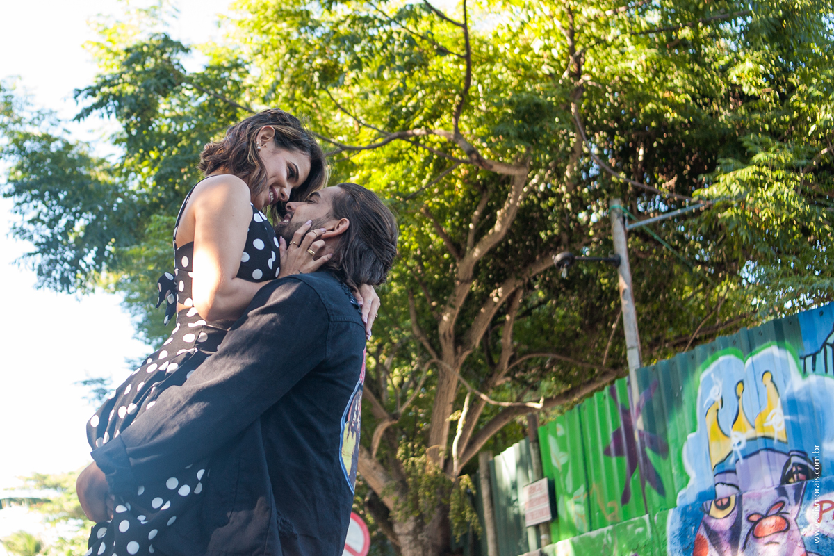 Ensaio Fotográfico Pré Wedding na Rua das Pedras em Búzios na Região dos Lagos no Rio de Janeiro