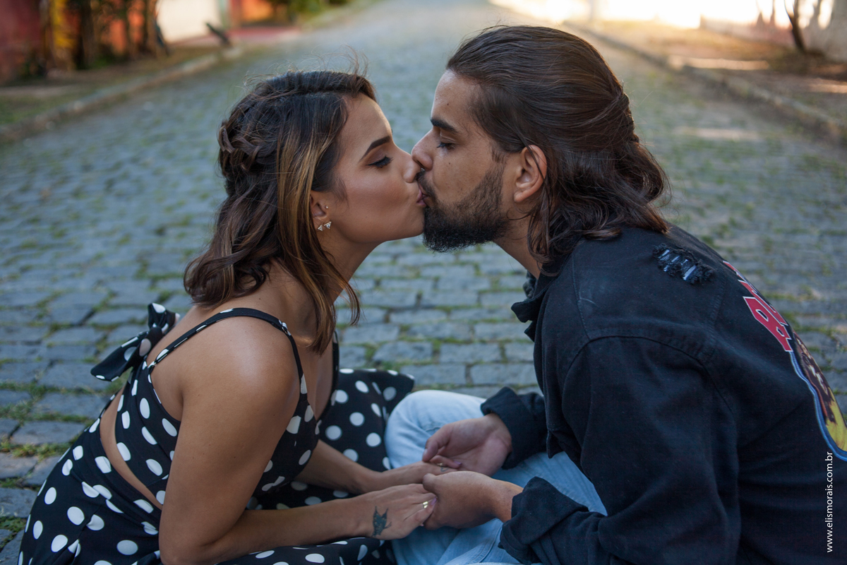 Ensaio Fotográfico Pré Wedding na Rua das Pedras em Búzios na Região dos Lagos no Rio de Janeiro