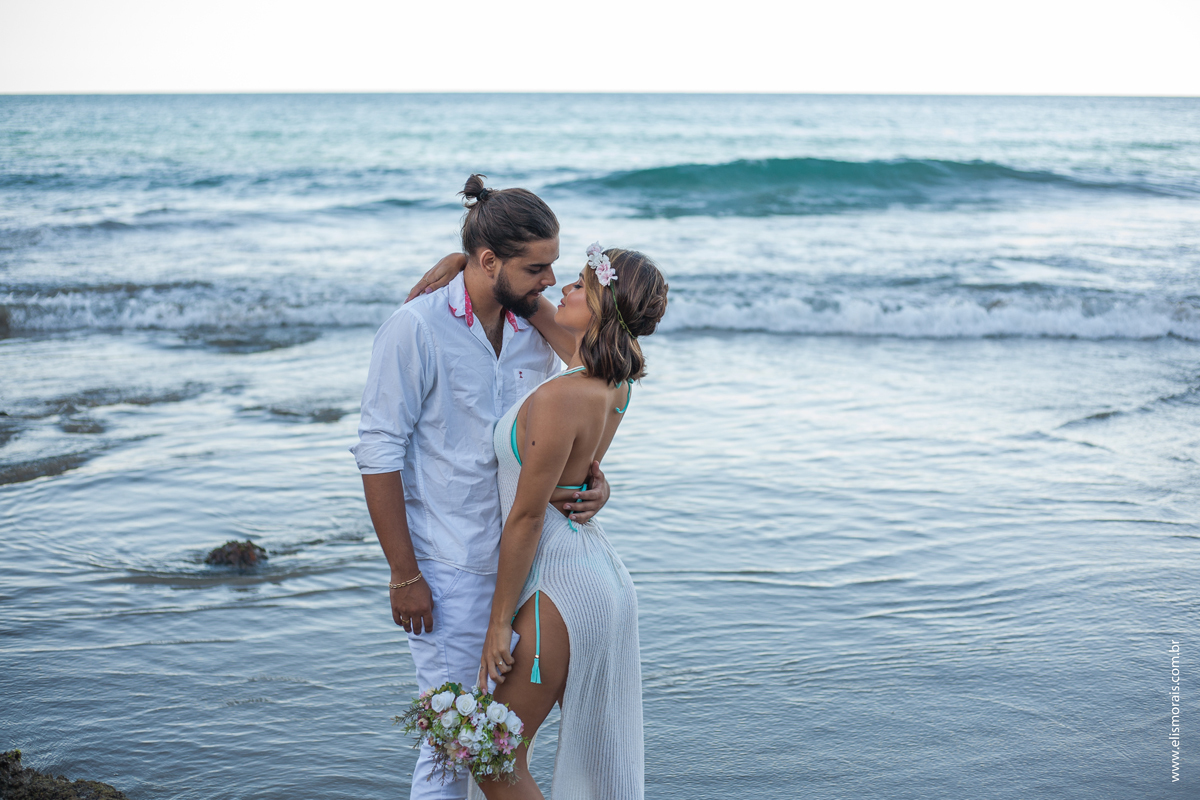 Ensaio Fotográfico Pré Wedding na Praia Brava em Búzios na Região dos Lagos no Rio de Janeiro