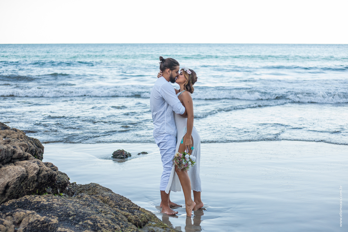 Ensaio Fotográfico Pré Wedding na Praia Brava em Búzios na Região dos Lagos no Rio de Janeiro