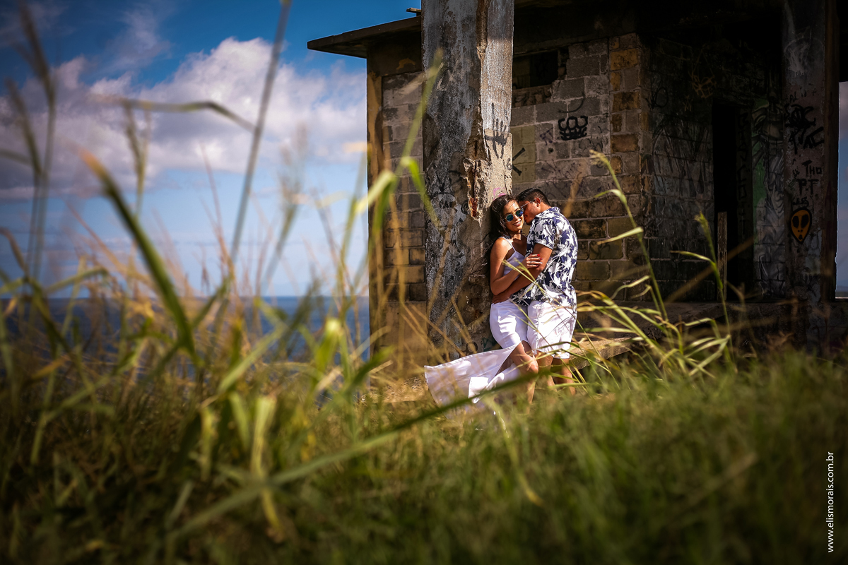 Ensaio fotográfico de casal Pré-Wedding na Praia Grande em Arraial do Cabo - RJ 