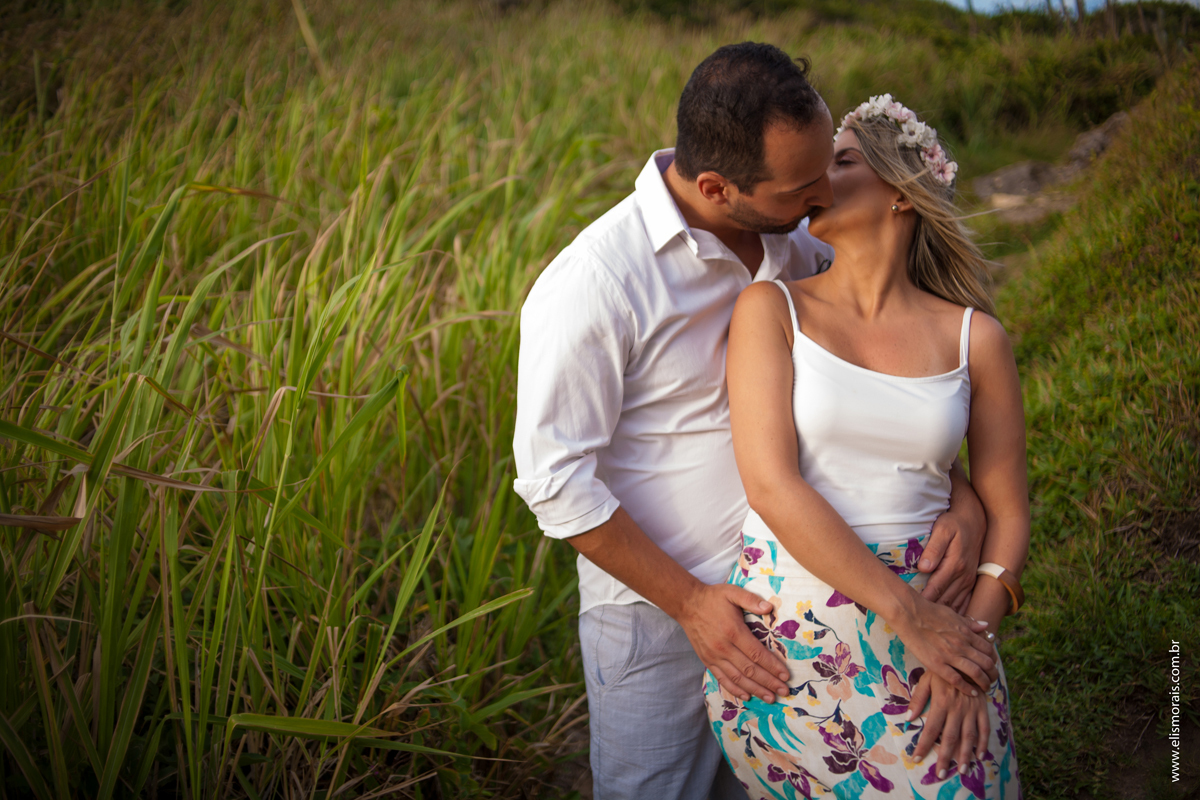Ensaio Fotográfico de Casal Pré-wedding na Ponta da Lagoinha em Búzios - RJ