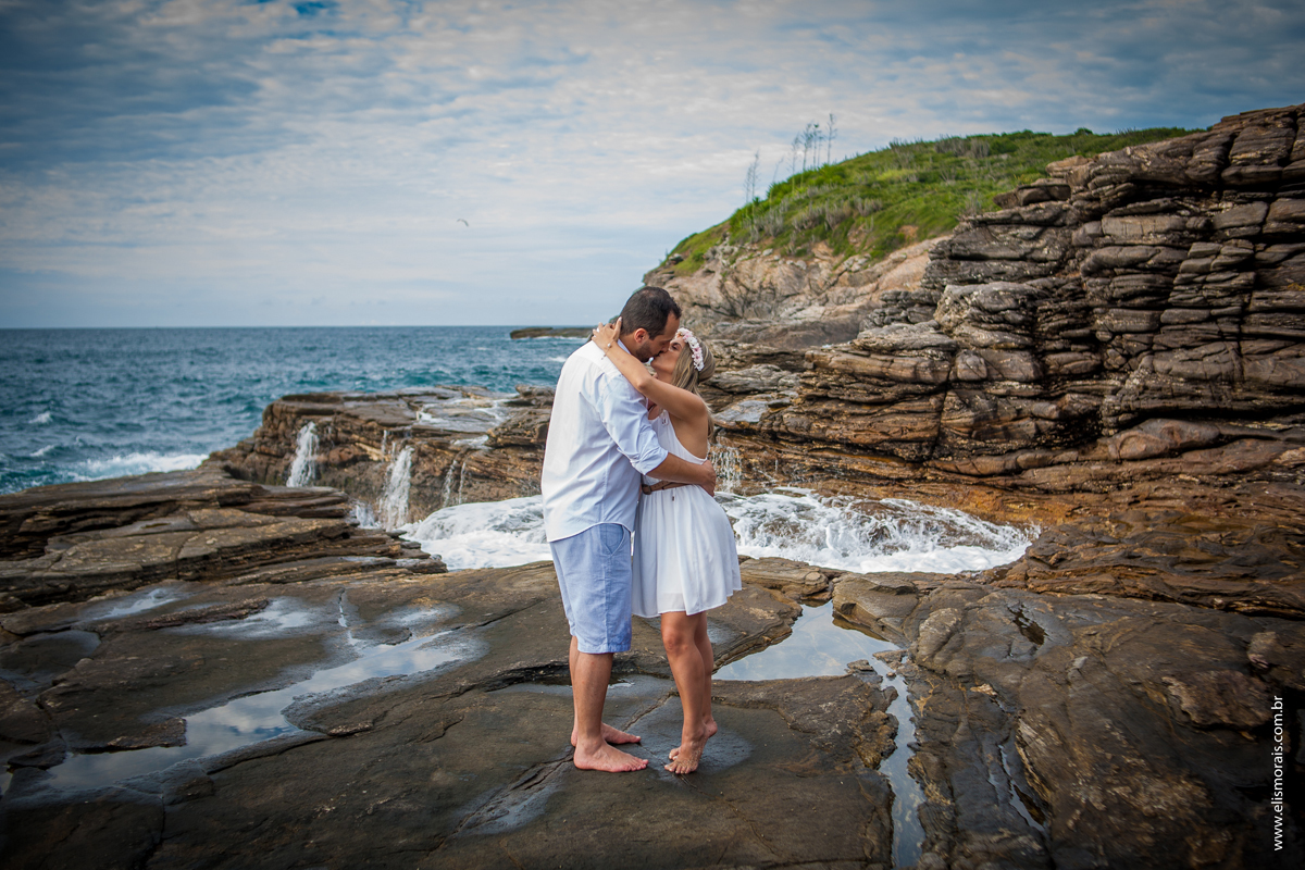 Ensaio Fotográfico de Casal Pré-wedding na Praia da Foca em Búzios - RJ