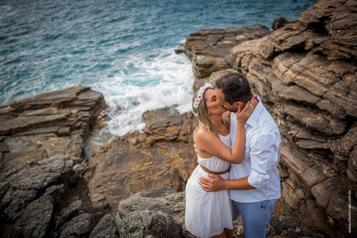 Ensaio Fotográfico de Casal Pré-wedding na Praia da Foca em Búzios - RJ