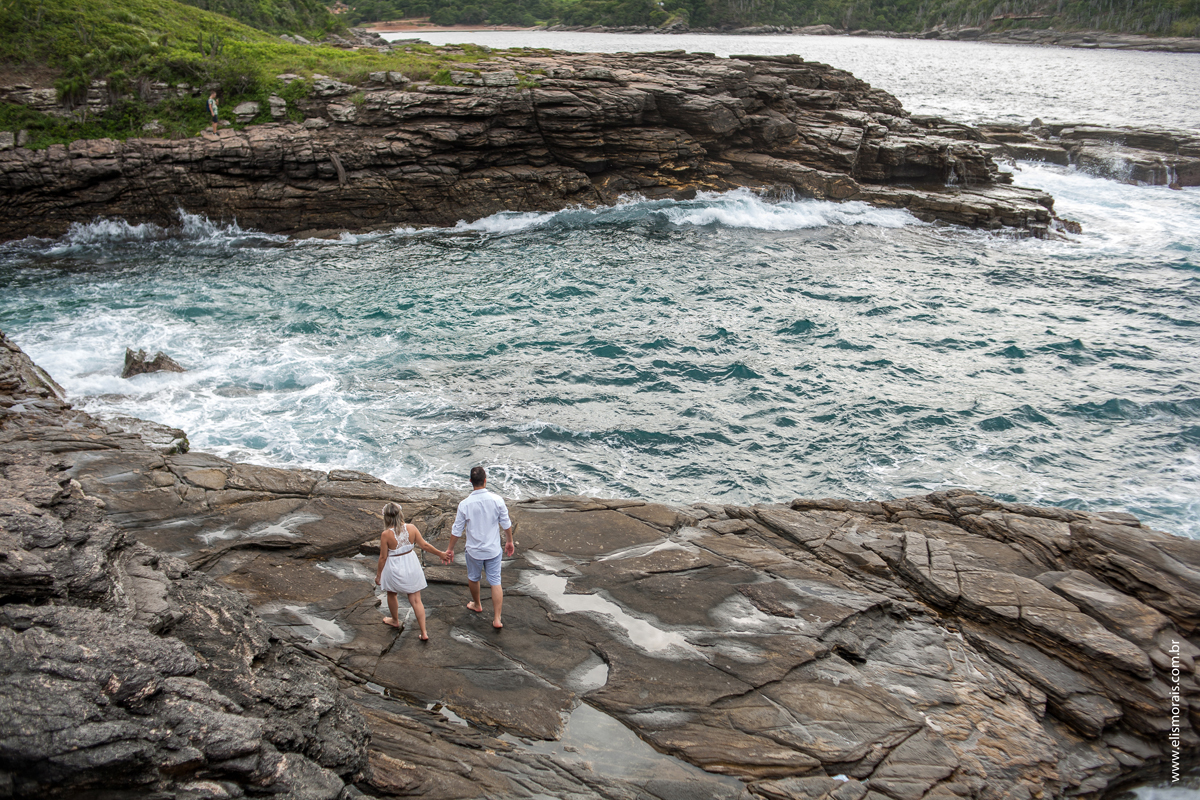 Ensaio Fotográfico de Casal Pré-wedding na Praia da Foca em Búzios - RJ