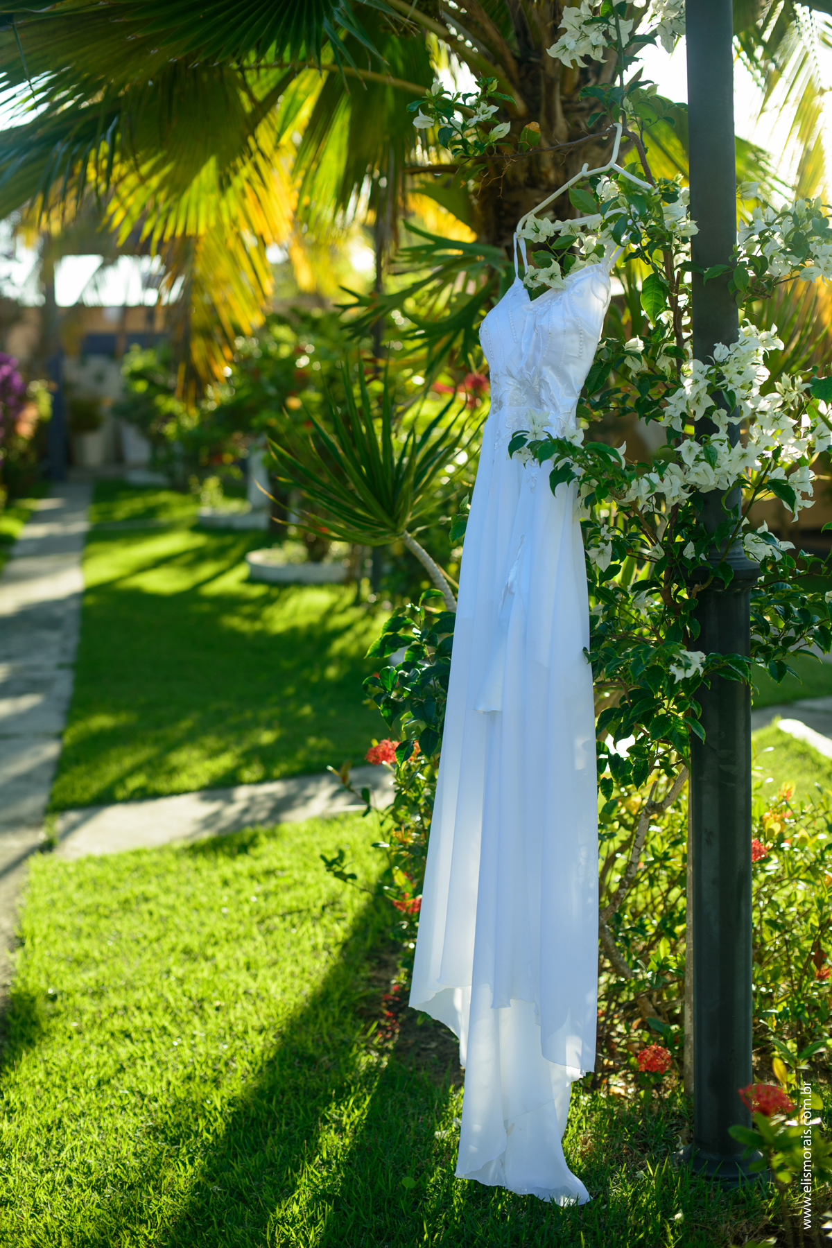 fotos do vestido de noiva em arraial do cabo - RJ