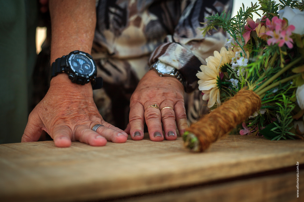 Ensaio Fotográfico Bodas de Ouro na Praia de Tucuns em Búzios na Região dos Lagos no Rio de Janeiro
