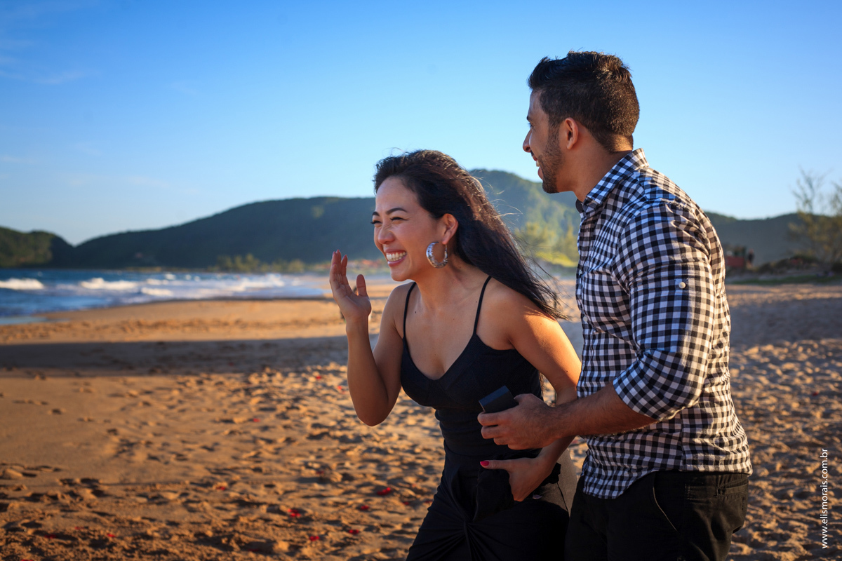 fotografia de casal, amor em buzios, buzios, fotografia de casal, ensaio de casal na praia de tucuns em armação dos buzios rj