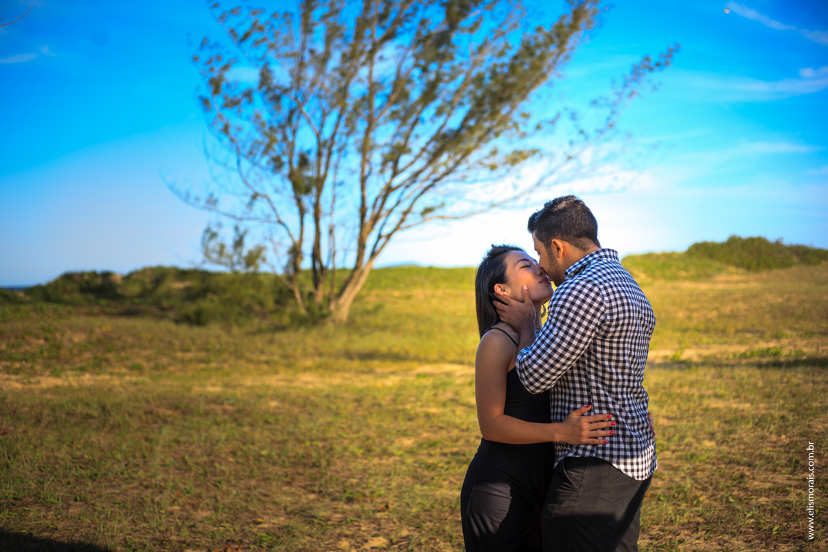 fotografia de casal, amor em buzios, buzios, fotografia de casal, ensaio de casal na praia de tucuns em armação dos buzios rj