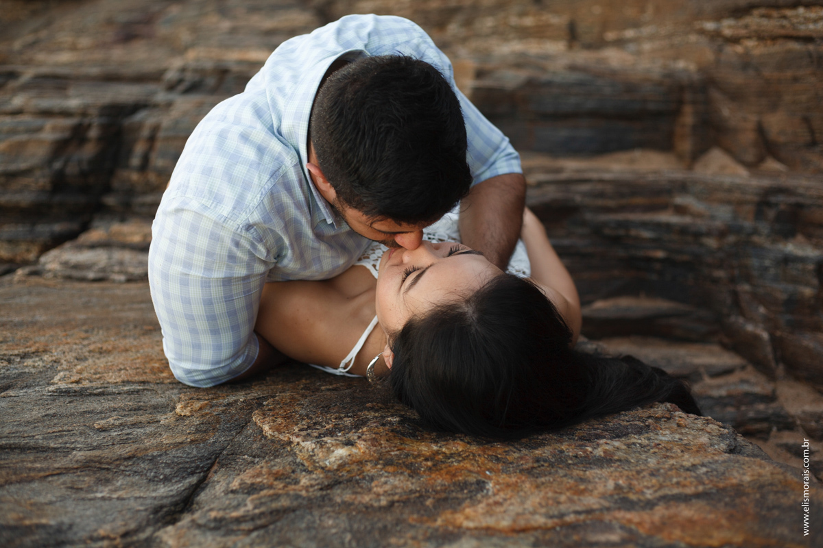 fotografia de casal, amor em buzios, buzios, fotografia de casal, ensaio de casal na praia de tucuns em armação dos buzios rj