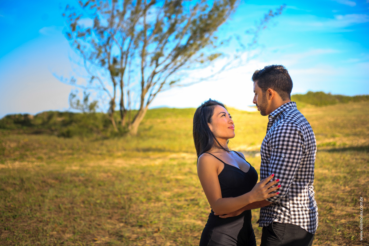 fotografia de casal, amor em buzios, buzios, fotografia de casal, ensaio de casal na praia de tucuns em armação dos buzios rj 