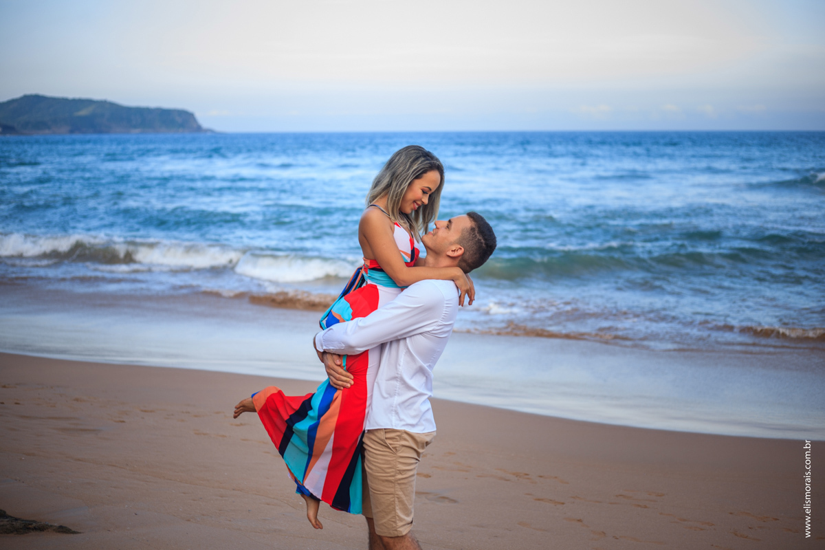 lua de mel com ensaio de casal na praia de tucuns em búzios rj