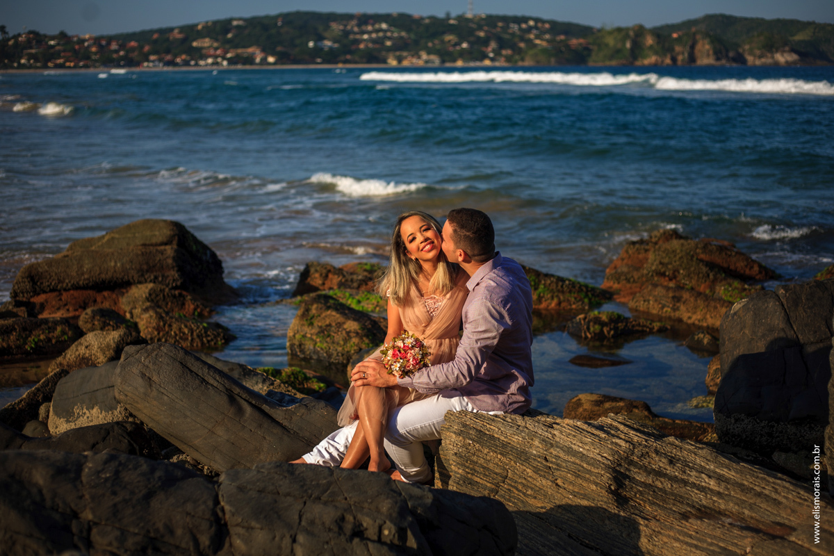 ensaio de casal na praia de geribá em búzios rj