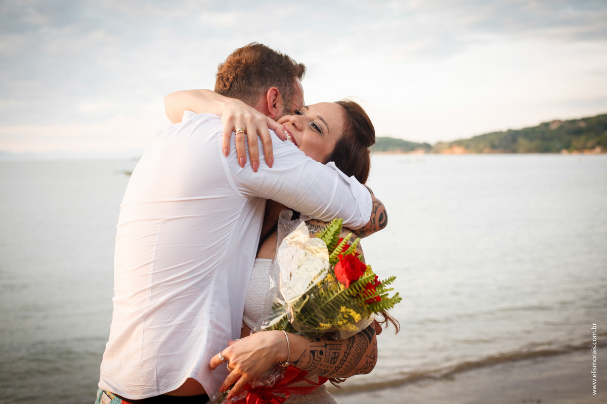 pedido de casamento com ensaio fotográfico no porto da barra em búzios rio de janeiro