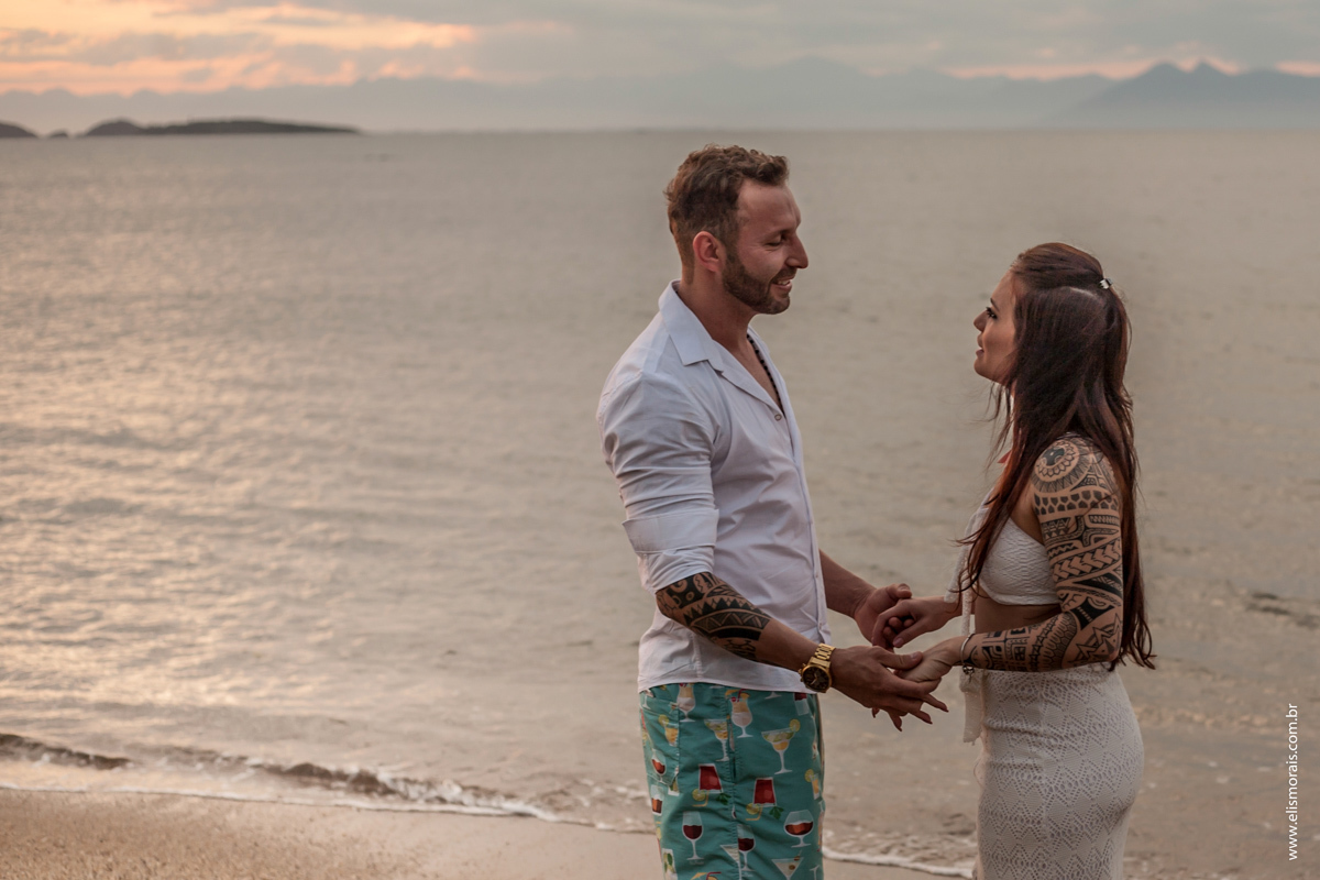 pedido de casamento com ensaio fotográfico no porto da barra em búzios rio de janeiro