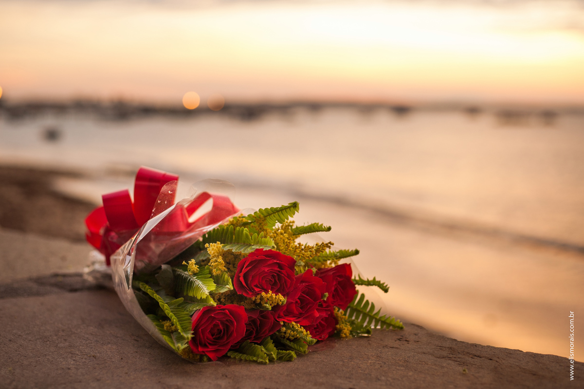 pedido de casamento com ensaio fotográfico no porto da barra em búzios rio de janeiro