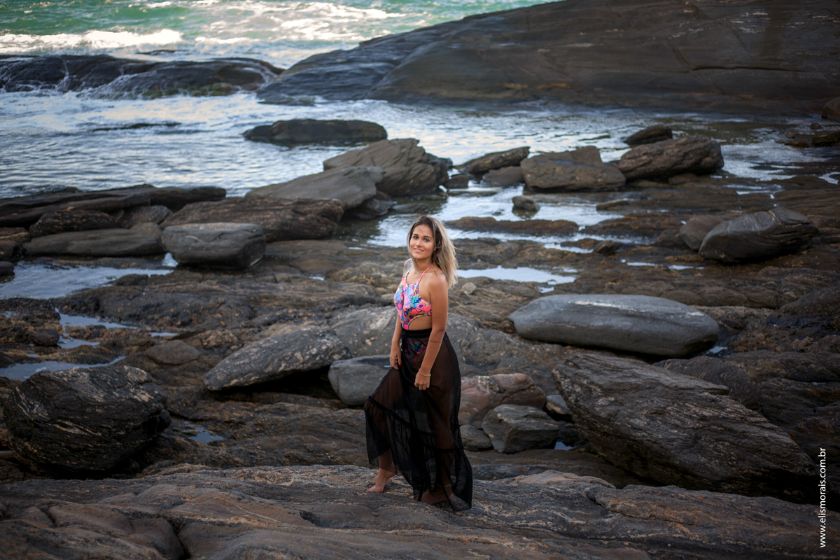 ensaio fotográfico feminino em búzios na ponta da lagoinha