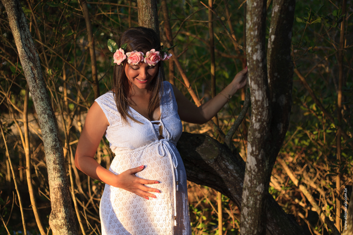 ensaio fotográfico de gestante no Porto da Barra na Praia de Manguinhos em búzios RJ