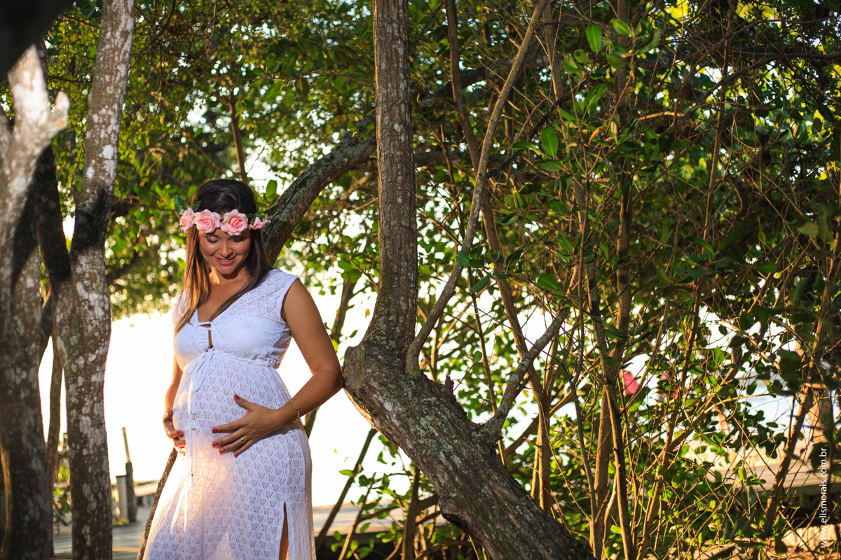 ensaio fotográfico de gestante no Porto da Barra na Praia de Manguinhos em búzios RJ