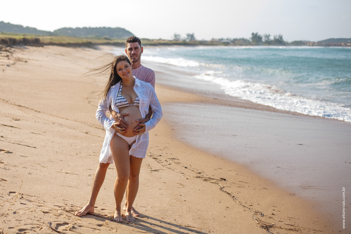 ensaio fotográfico de gestante na praia de tucuns em búzios RJ