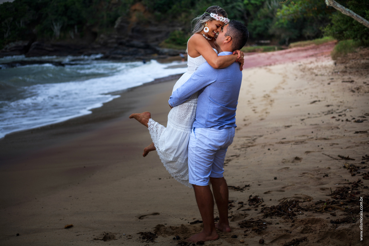 Ensaio fotográfico de casal na praia do forno em búzios RJ