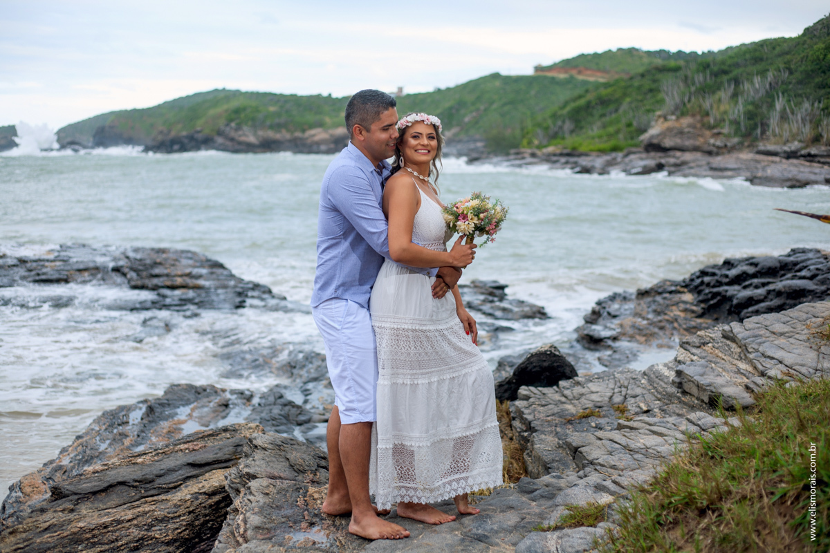 Ensaio fotográfico de casal na praia do forno em búzios RJ