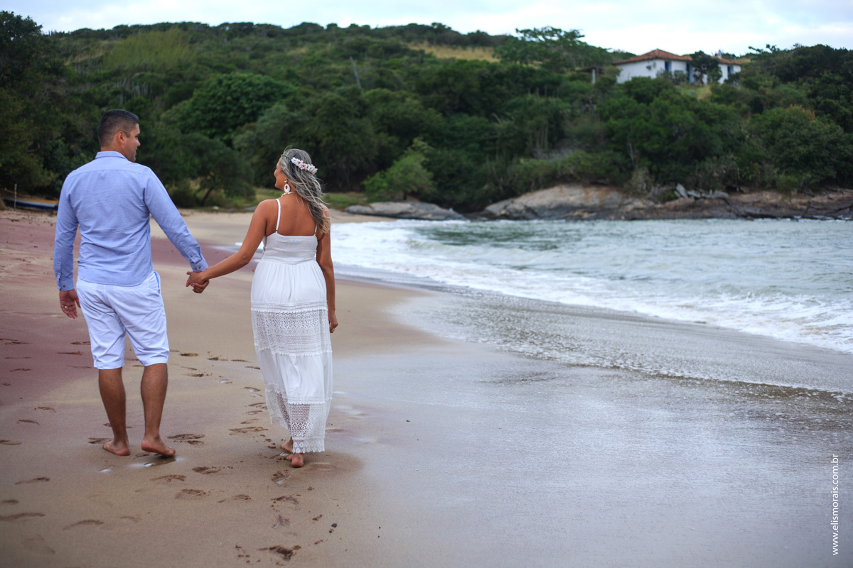 Ensaio fotográfico de casal na praia do forno em búzios RJ