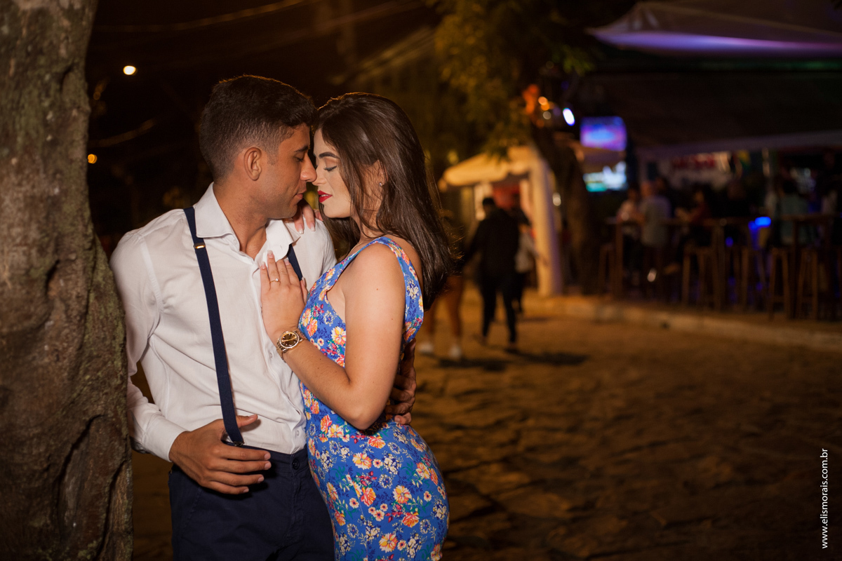 Ensaio fotográfico de casal na Rua das Pedras em Búzios RJ