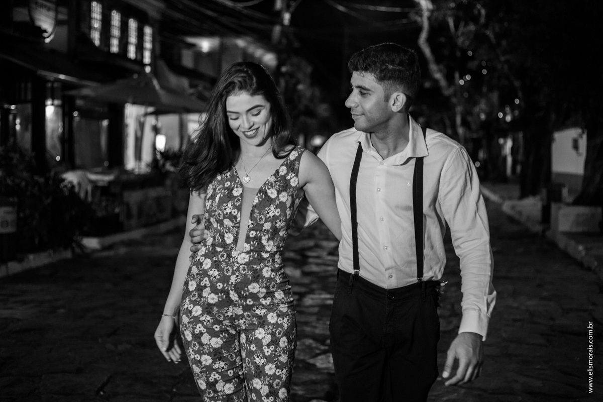 Ensaio fotográfico de casal na Rua das Pedras em Búzios RJ
