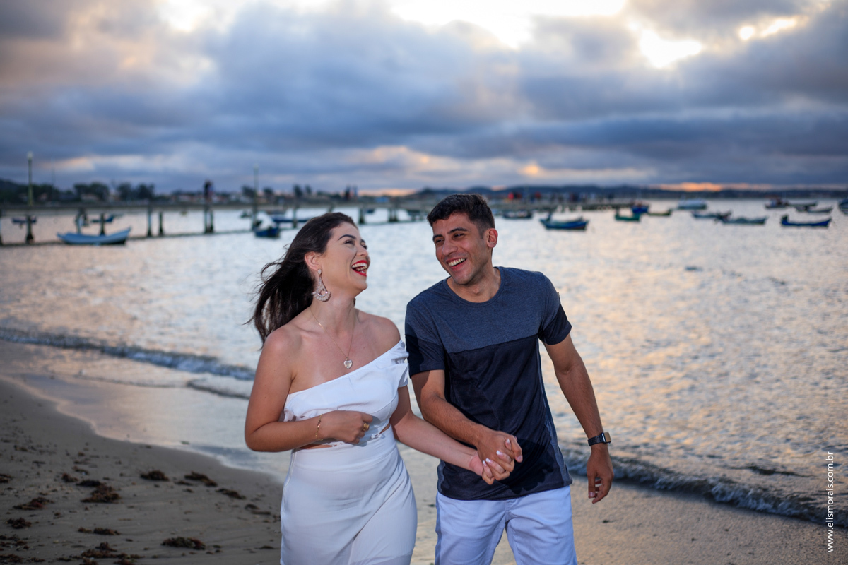 Ensaio fotográfico de casal no Porto da Barra em Manguinhos Búzios RJ