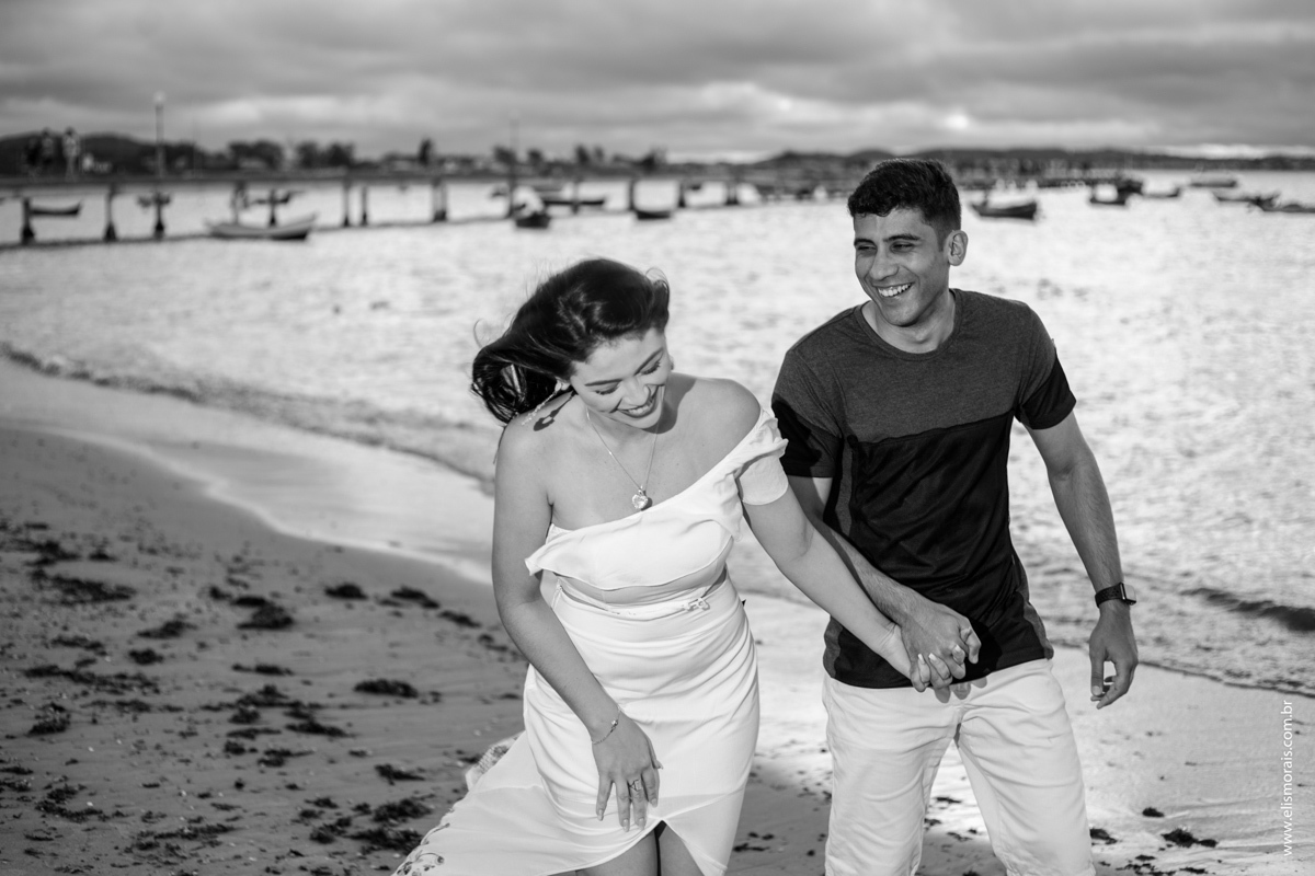 Ensaio fotográfico de casal no Porto da Barra em Manguinhos Búzios RJ