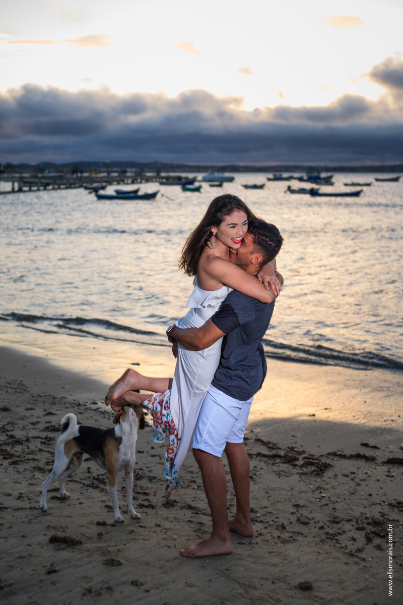 Ensaio fotográfico de casal no Porto da Barra em Manguinhos Búzios RJ
