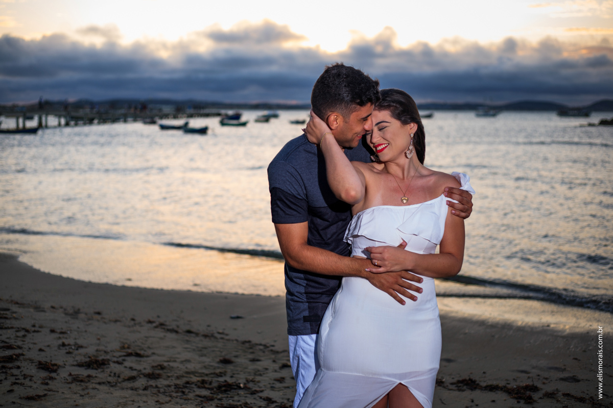 Ensaio fotográfico de casal no Porto da Barra em Manguinhos Búzios RJ