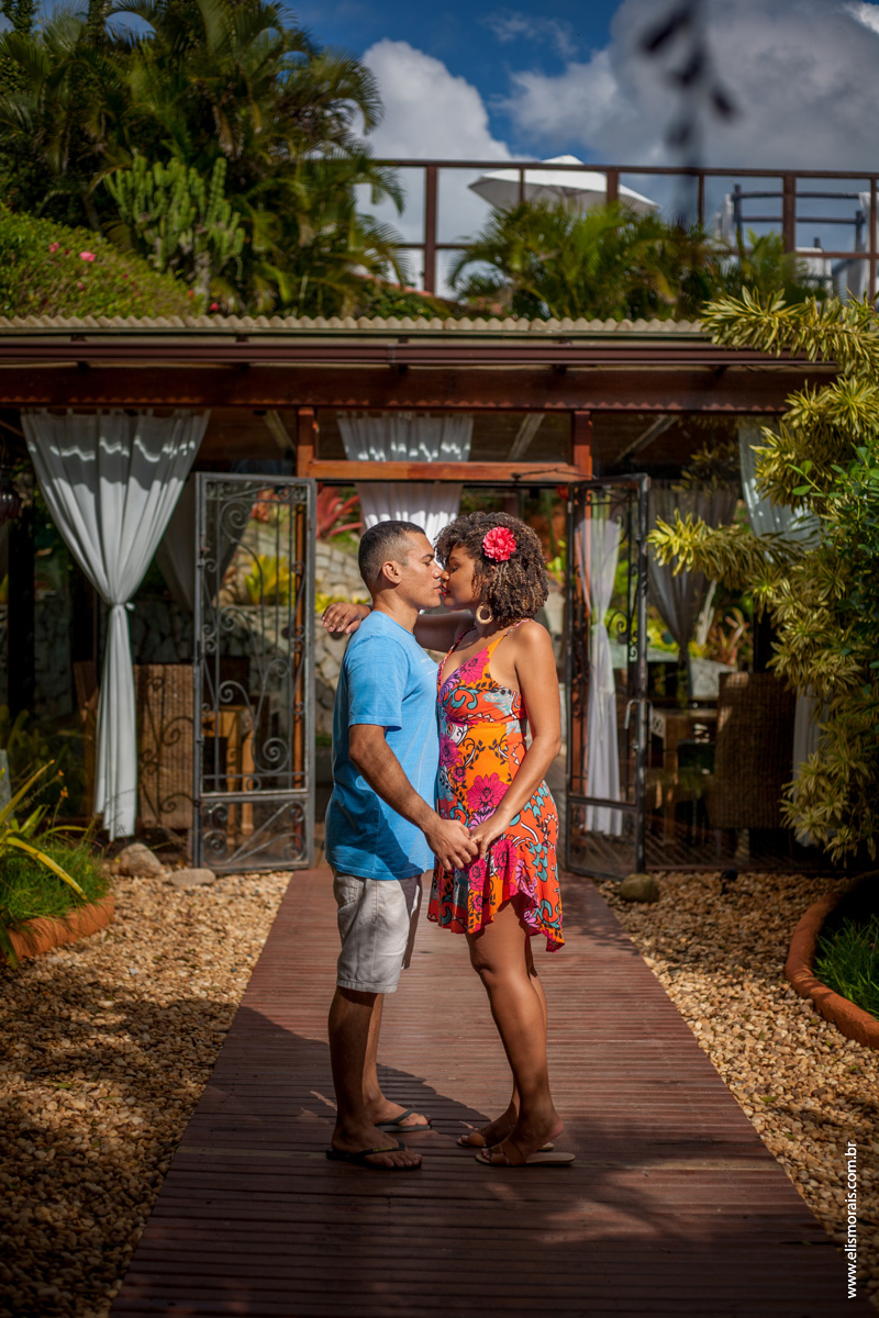 Foto dos noivos em Ensaio Fotográfico no Hotel La Pedrera em João Fernandes em Búzios no Rio de Janeiro
