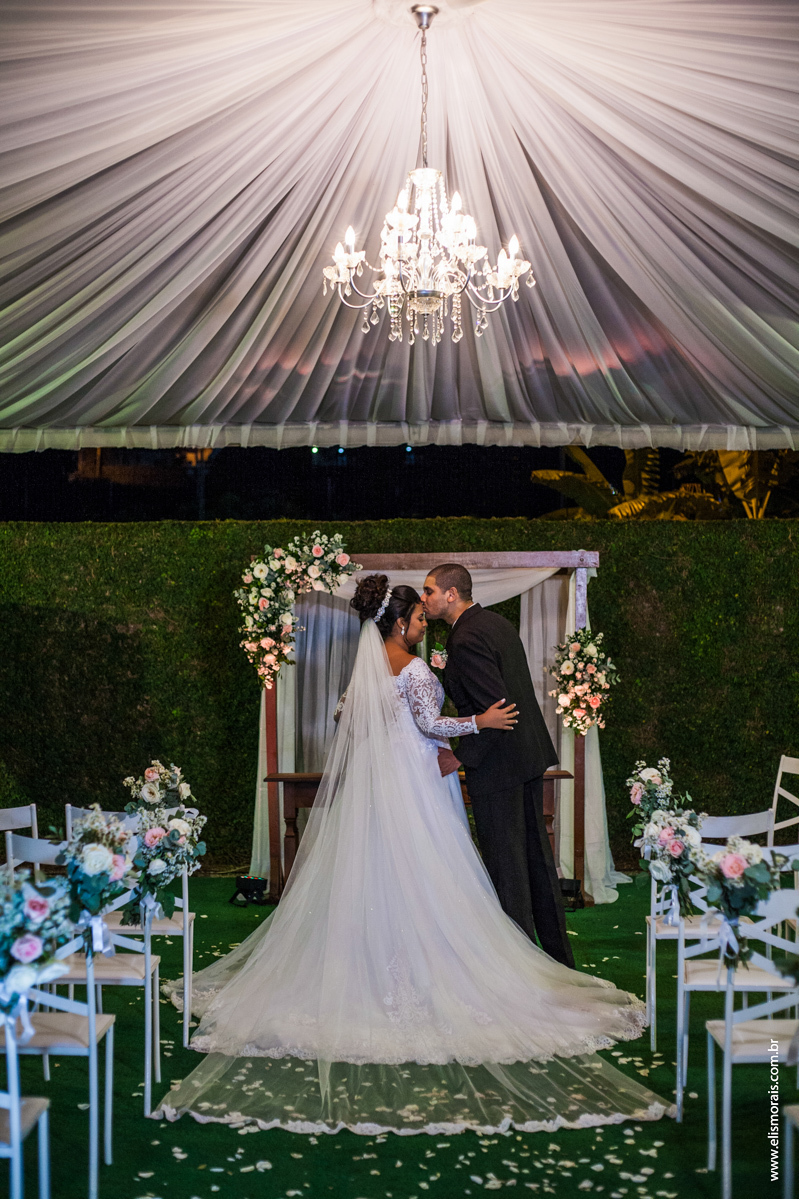 Foto dos noivos casamento em Macaé no Rio de Janeiro