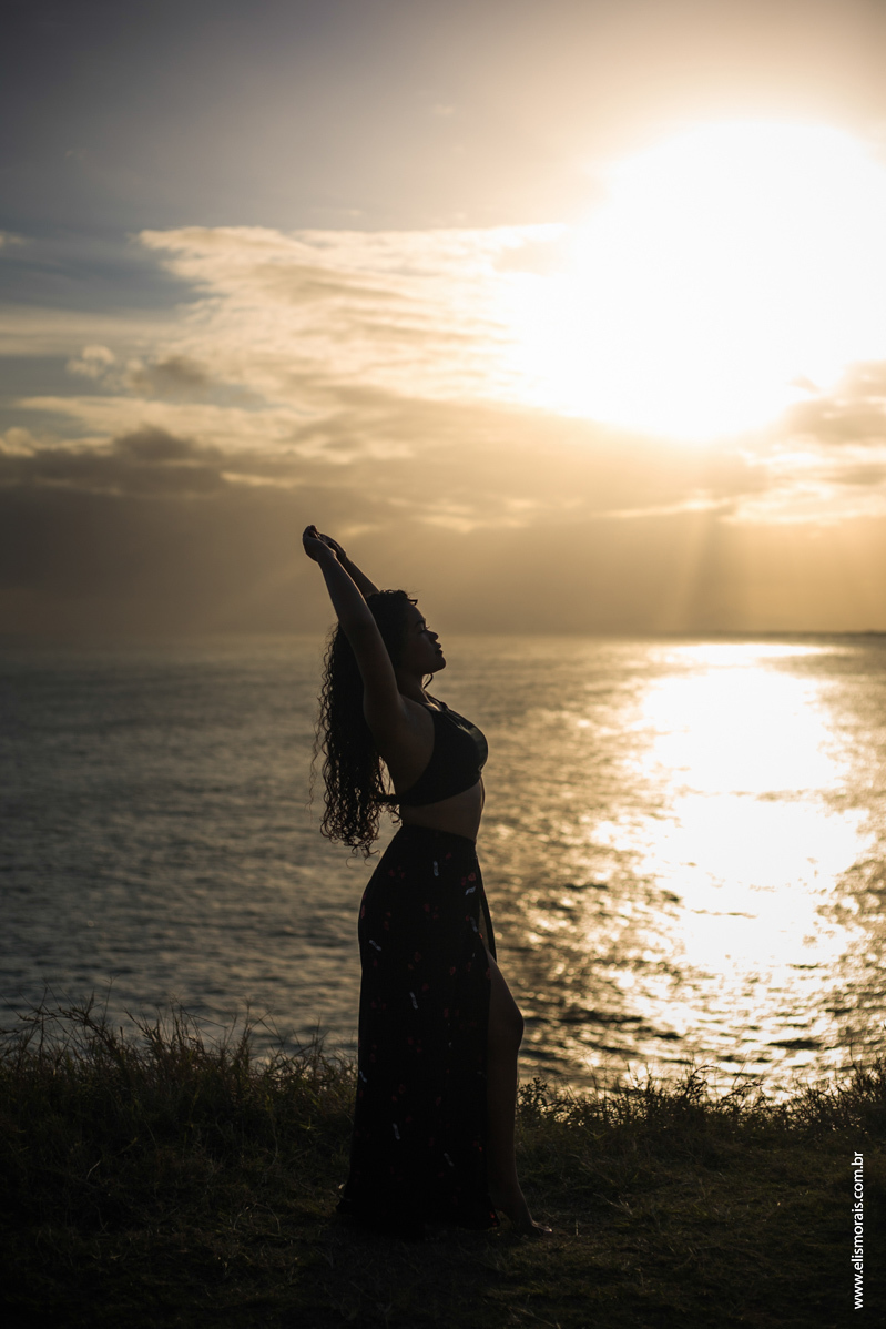 Ensaio fotográfico feminino no Mirante da Praia Grande em Arraial do Cabo - RJ
