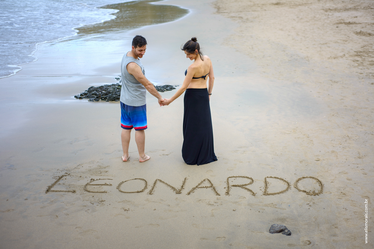 Ensaio Fotográfico de gestante na Praia Brava em Búzios no Rio de Janeiro